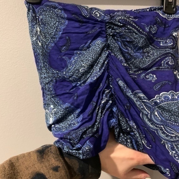 blue halter-top - Picture 2 of 3